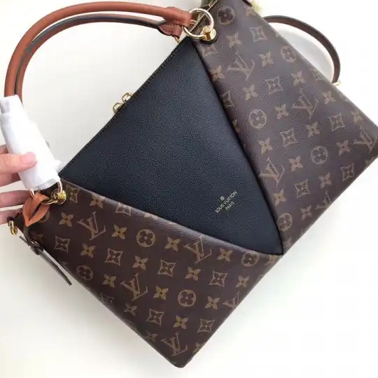 Vuitton V MM TOTE Louis 0521